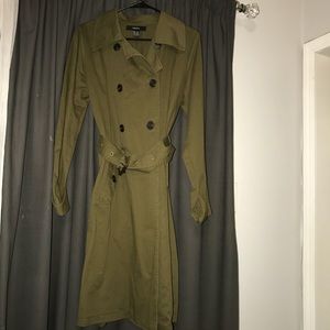 NEVER WORN Trench coat olive green